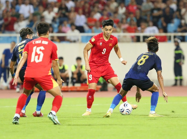 Bế tắc bản quyền truyền hình, FIFA ASEAN Cup 2026 cắt mạnh tiền thưởng - Ảnh 1.