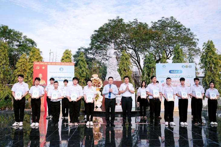 Tân sinh viên làm quen Đoàn - Hội, tìm nơi để mình tỏa sáng 4 năm giảng đường - Ảnh 1.