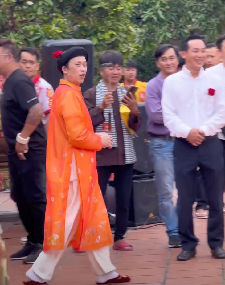 Hoài Linh mở cửa đền thờ tổ 100 tỉ đón khách  - Ảnh 5.