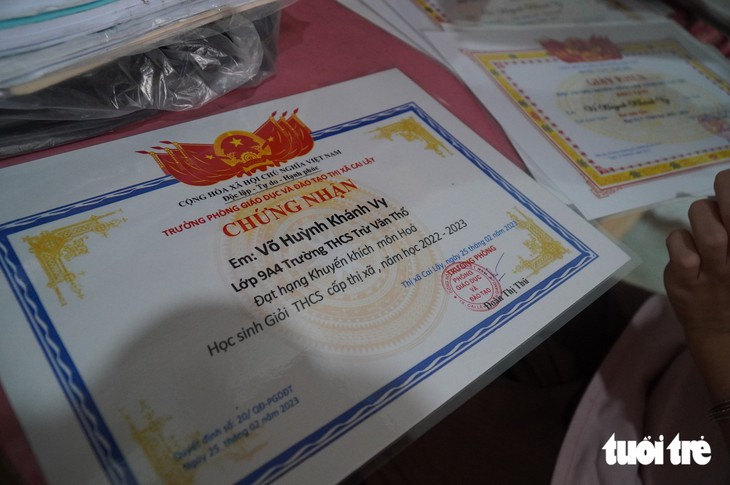 Chị em sinh đôi Võ Huỳnh Lan Vy và Khánh Vy vượt Khó vào đại học nhờ tình yêu thương - Ảnh 3.