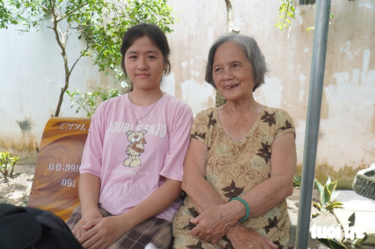 Chị em sinh đôi Võ Huỳnh Lan Vy và Khánh Vy vượt Khó vào đại học nhờ tình yêu thương - Ảnh 4.