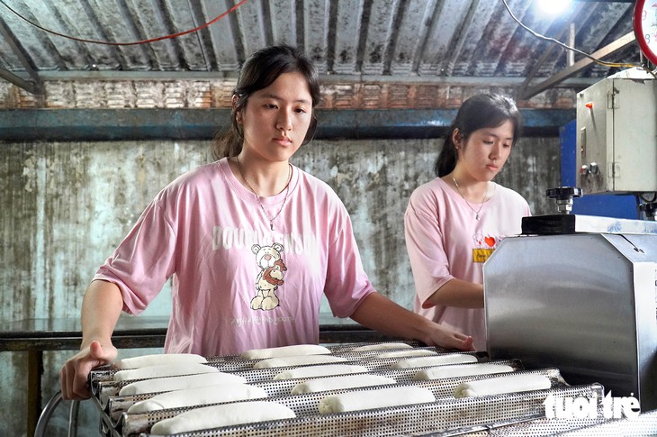 Chị em sinh đôi Võ Huỳnh Lan Vy và Khánh Vy vượt Khó vào đại học nhờ tình yêu thương - Ảnh 7.