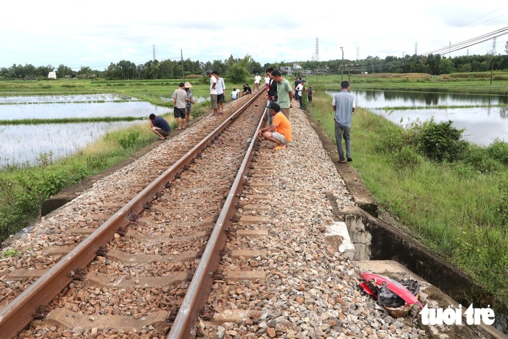 Tàu tông chết người tại tuyến đường ngang đã có kế hoạch đóng - Ảnh 2.