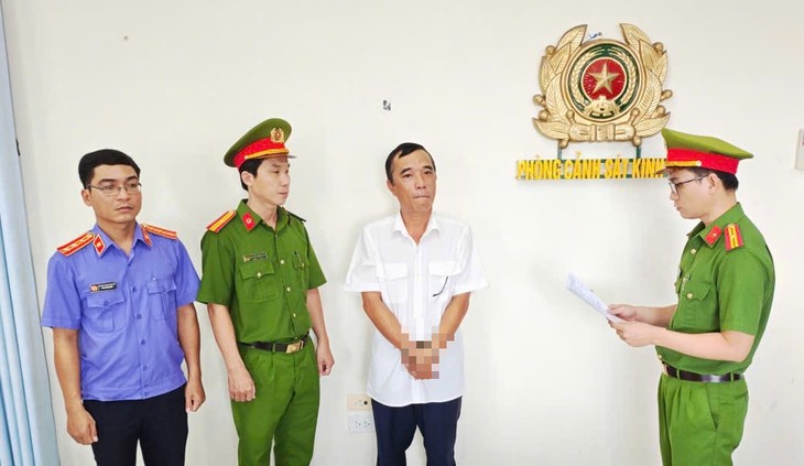 Bắt giam công chức thuế Vĩnh Long vì tội giả mạo trong công tác - Ảnh 1.