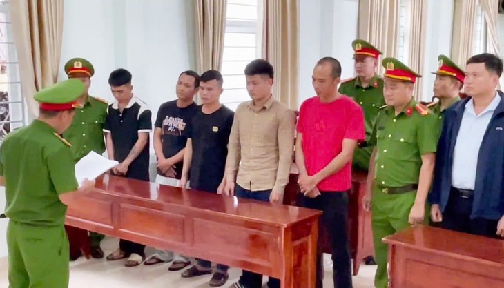 Bắt tạm giam 6 người tham gia 'hỗn chiến' trong quán cà phê ở Đắk Lắk - Ảnh
1.