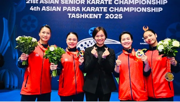 Câu chuyện về mái tóc tém 'mười người như một' của các thế hệ karate Việt Nam - Ảnh 2.