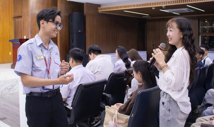 Tân sinh viên làm quen Đoàn - Hội, tìm nơi để mình tỏa sáng 4 năm giảng đường - Ảnh 2.