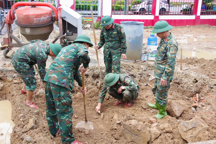 Phát hiện 6 hài cốt liệt sĩ trong khuôn viên chi nhánh ngân hàng ở Thành cổ Quảng Trị - Ảnh 1.