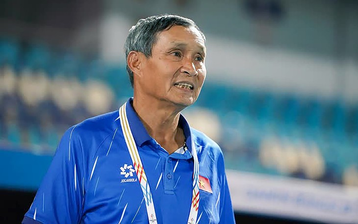 Tuyển nữ Việt Nam đổi giờ tập lên sớm, chịu nóng để chuẩn bị đấu Trung Quốc - Ảnh 3.