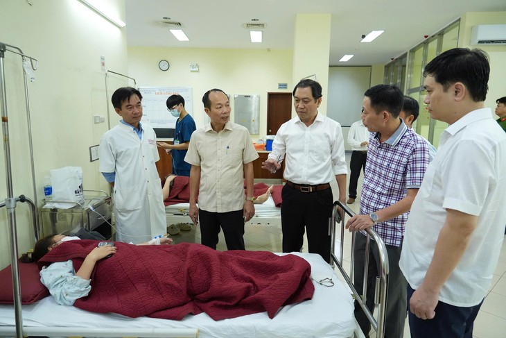 222 công nhân Scavi Huế bị ngộ độc thực phẩm, tìm thấy 2 loại vi khuẩn trong thức ăn - Ảnh 1.