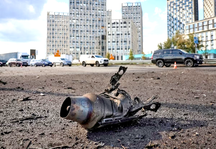 Drone Shahed phản lực của Nga: Bài toán đau đầu mới của phòng không Ukraine - Ảnh 3.