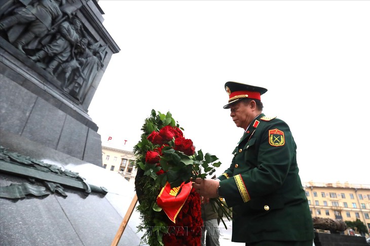 Đại tướng Nguyễn Trọng Nghĩa: Sự giúp đỡ của chuyên gia Belarus là biểu tượng tình đoàn kết quốc tế - Ảnh 2.