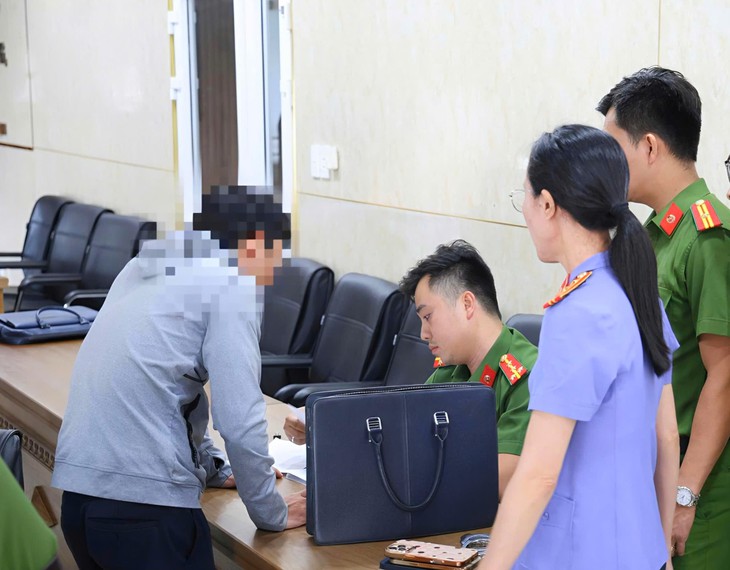 Đà Nẵng: Điều tra vụ hối lộ liên quan hàng loạt cán bộ quy tắc đô thị, điện lực, cấp nước - Ảnh 2.