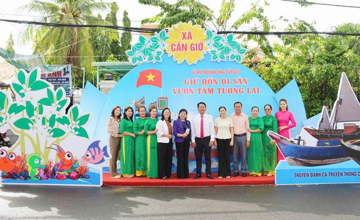 Khai mạc tuyến đường nghệ thuật kể chuyện Lễ hội Nghinh Ông - Ảnh 3.