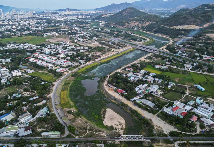 Nha Trang ngập: Giải pháp nào cho tình trạng ngập lụt kéo dài năm 2026? - Ảnh 2.