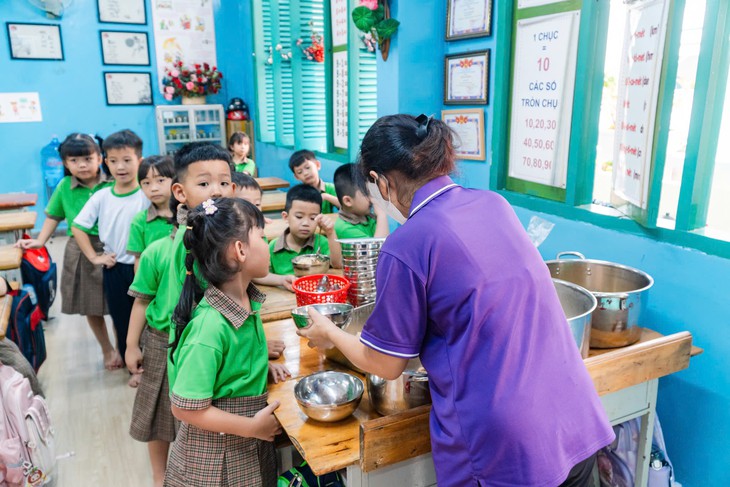 Ngôi trường sáp nhập từ 3 cơ sở và bí quyết làm bữa ăn bán trú 'như cơm nhà' - Ảnh 6.