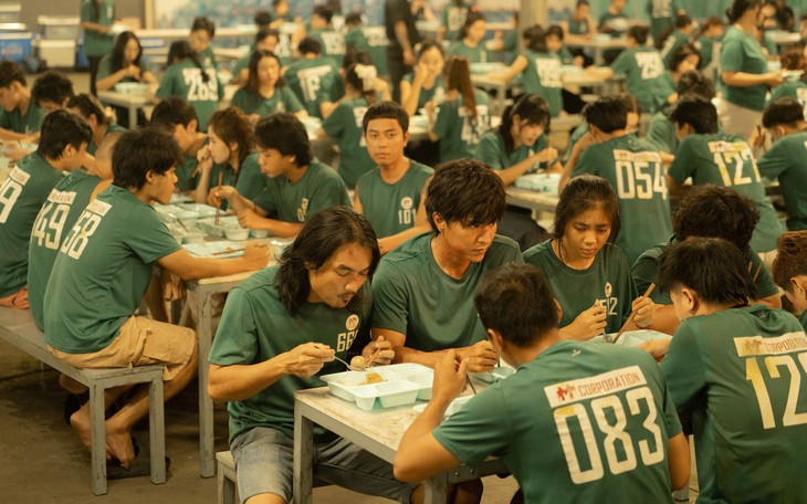 Doanh thu phòng vé quý 3 giảm hơn 800 tỉ đồng: Mưa đỏ vẫn là kỷ lục, chờ
'cú hích' Trại buôn người - Ảnh
5.