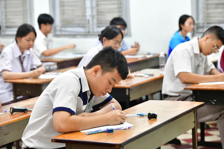Kỳ thi chọn đội tuyển để thi học sinh giỏi quốc gia ở TP.HCM: môn tiếng Anh có số thí sinh đông nhất - Ảnh 4.