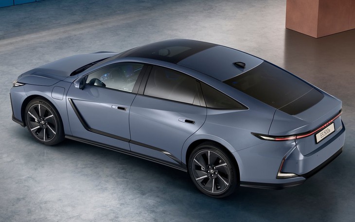 Xe điện Lexus đầu tiên ở Việt Nam lộ diện: Đầy pin chạy 440km, sạc nửa tiếng đi được hơn 350km - Ảnh 7.