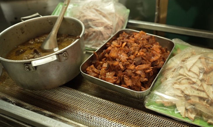 vi khuẩn gây bệnh đường ruột trong mẫu bánh mì khiến 46 người ngộ độc tại Quảng Trị - Ảnh 1.