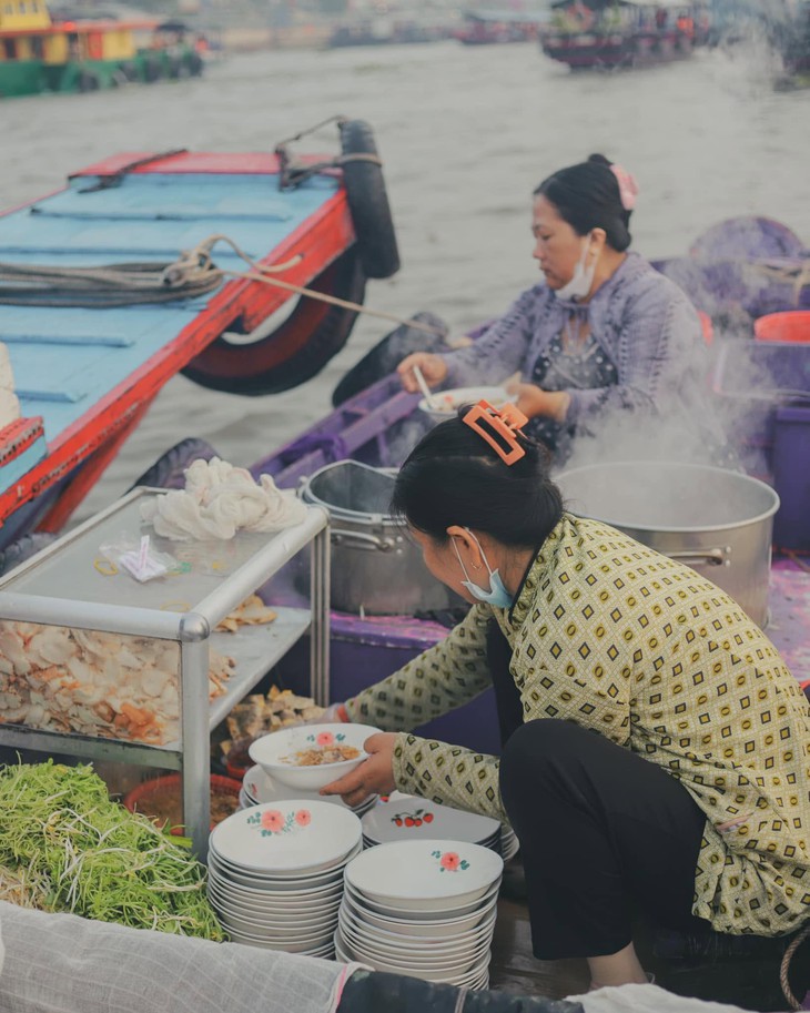 Du lịch miền Tây 2026 tìm lại sức sống cho chợ nổi không chỉ từ khách du lịch - Ảnh 2.