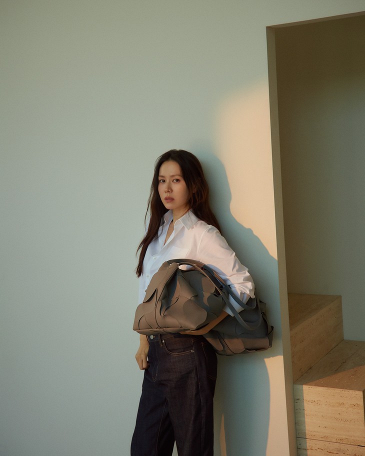 6 công thức phối đồ giúp Son Ye Jin trẻ hơn tuổi - Ảnh 2.