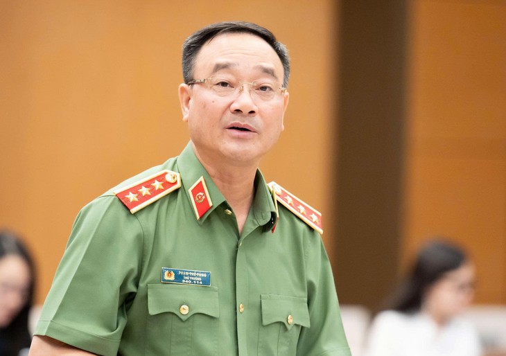 Chính phủ đề xuất dừng xuất cảnh, cắt điện, nước, internet để cưỡng chế xử phạt vi phạm hành chính - Ảnh 1.