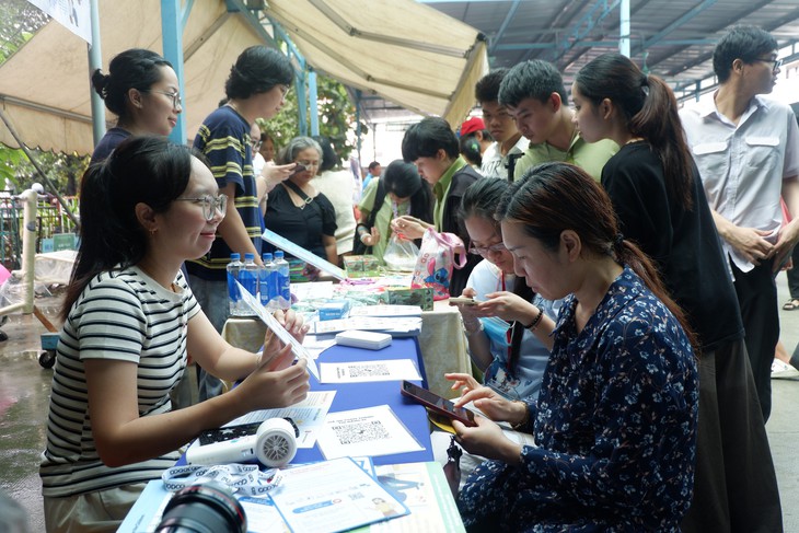 Khi cánh cửa việc làm cho người khuyết tật thêm rộng mở - Ảnh 4.