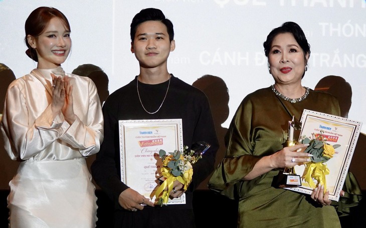 Phim ngắn 'Hạ thời' thắng lớn tại Liên hoan phim Điện ảnh Trẻ 2026 - Ảnh 8.