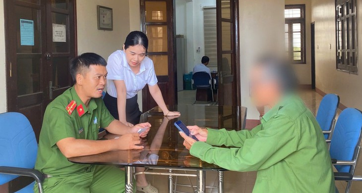 Cụ ông 70 tuổi suýt chuyển 150 triệu đồng 'do liên quan đường dây ma túy' - Ảnh 1.