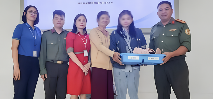 Hai hành khách bỏ quên túi chứa tiền, vàng, an ninh sân bay Cần Thơ xử lý ra sao? - Ảnh 1.