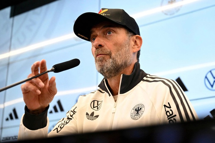 Lý do HLV Jurgen Klopp cấm tuyển thủ Đức cắt tóc tại khách sạn - Ảnh 1.