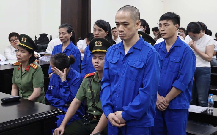 Hai cựu nhân viên ngân hàng chuyển trái phép 52 triệu USD qua biên giới như thế nào - Ảnh 2.