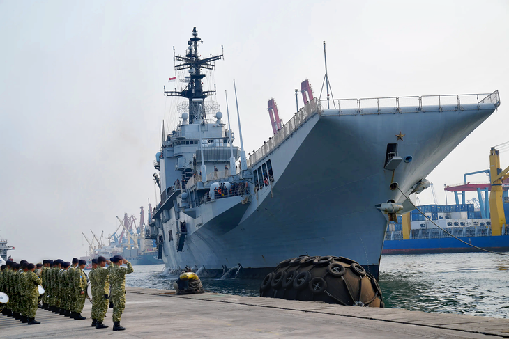 Indonesia chính thức biên chế tàu sân bay đầu tiên - Ảnh 2.
