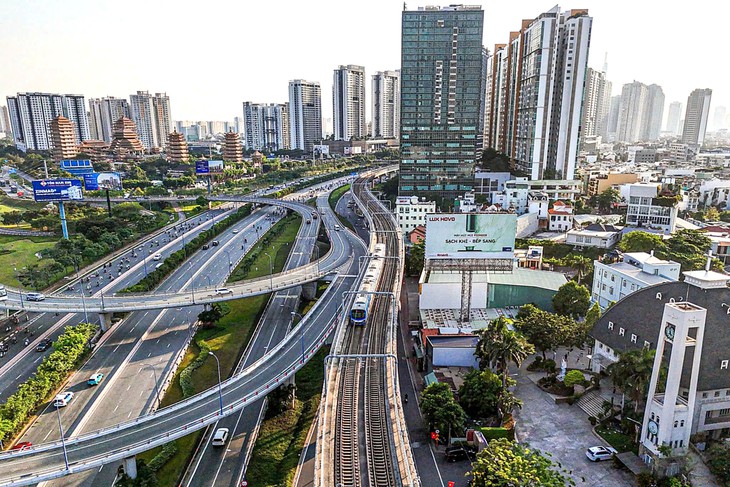 Metro dừng gần 1 giờ do cúp điện - Ảnh 1.