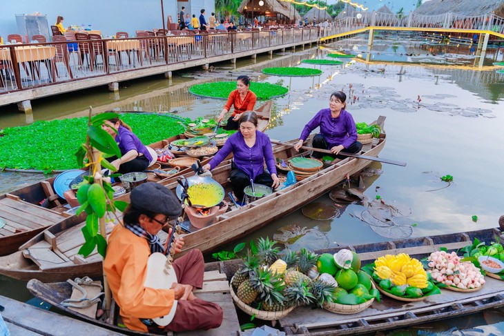 Du lịch miền Tây 2026 tìm lại sức sống cho chợ nổi không chỉ từ khách du lịch - Ảnh 4.