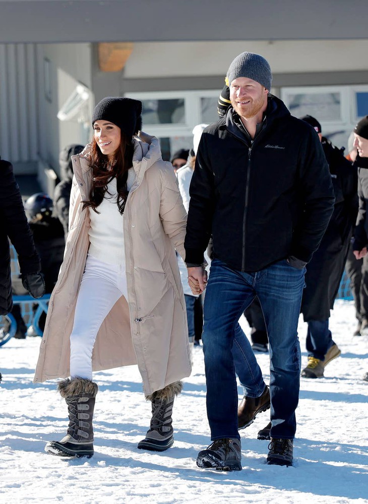Quy tắc thời trang giúp Meghan Markle luôn thanh lịch ở tuổi 45 - Ảnh 7.