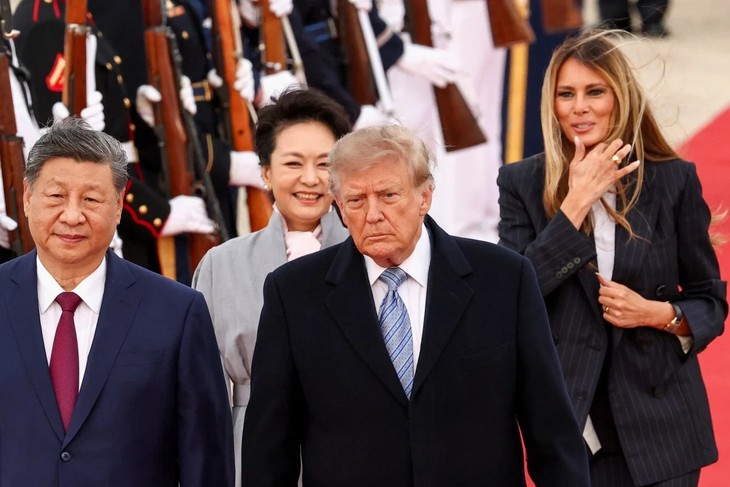 Hai đệ nhất phu nhân Melania Trump và Bành Lệ Viện cùng xuất hiện tại Washington qua loạt ảnh - Ảnh 9.