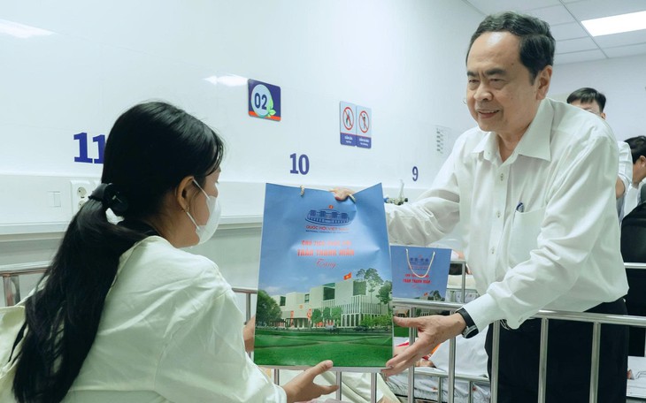 Học bổng đêm trung thu cho con em công nhân làm rác - Ảnh 6.
