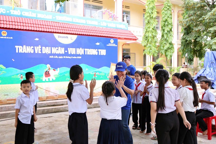 Vinamilk mang mùa Trung thu giàu trải nghiệm đến với trẻ em  - Ảnh 2.