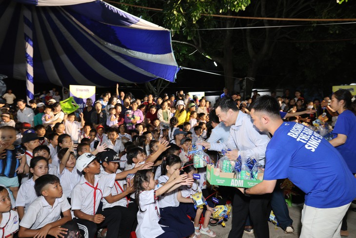 Vinamilk mang mùa Trung thu giàu trải nghiệm đến với trẻ em  - Ảnh 10.