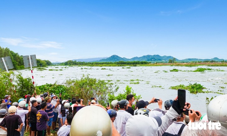 Chính thức mở cống Trà Sư - Tha La, nước cuồn cuộn đưa phù sa vào nội đồng Tứ giác Long Xuyên - Ảnh 3.