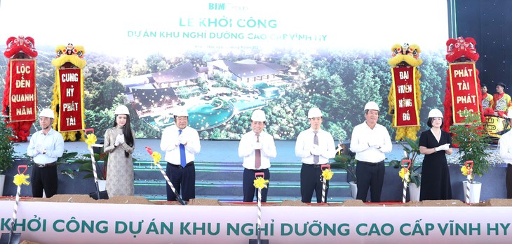 Khởi công khu nghỉ dưỡng cao cấp Vĩnh Hy, đánh thức tìm năng vịnh biển đẹp nhất Việt Nam - Ảnh 1.