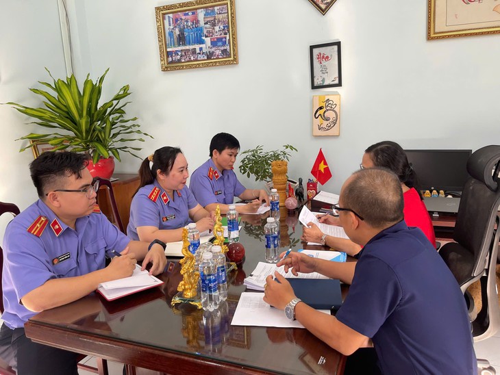 VKSND Khu vực 4 TP.HCM khởi kiện 2 doanh nghiệp nợ hơn 28,4 tỉ đồng bảo hiểm xã hội - Ảnh 1.