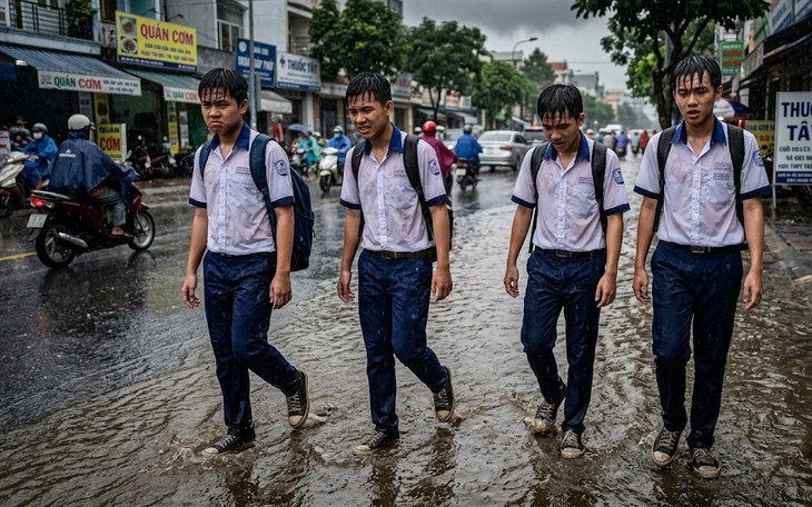 Học sinh phải mang giày ba ta: Có cần 'đồng phục hóa' đôi giày? - Ảnh 2.