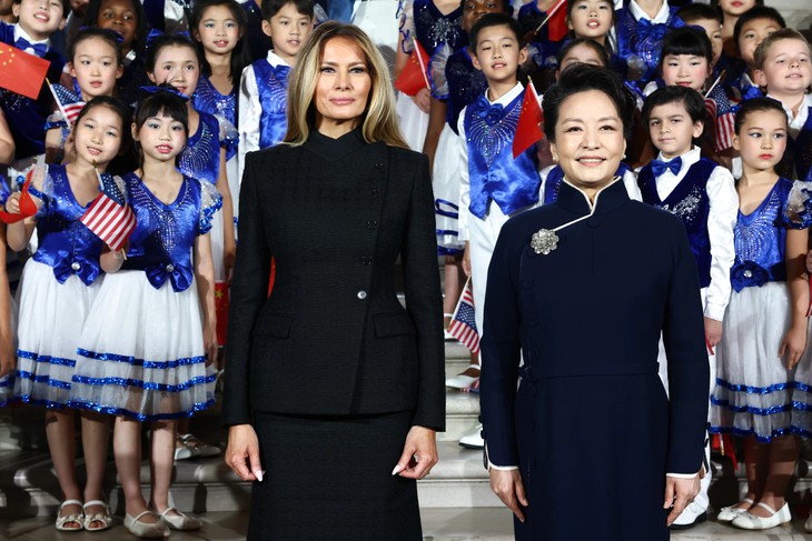 Hai đệ nhất phu nhân Melania Trump và Bành Lệ Viện cùng xuất hiện tại Washington qua loạt ảnh - Ảnh 1.