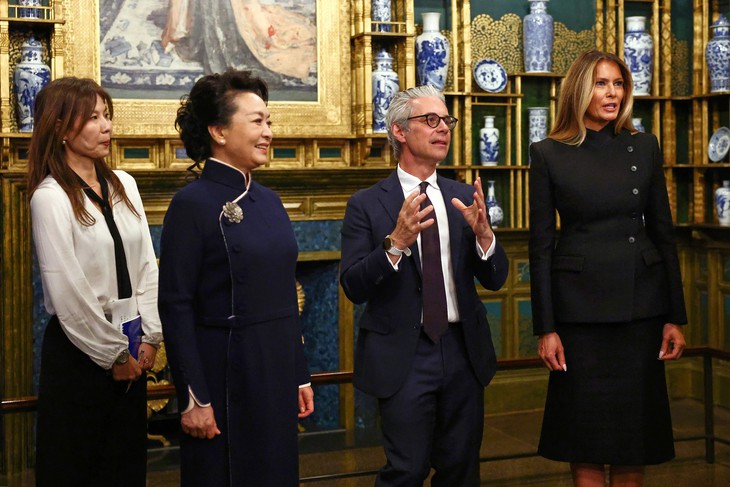 Hai đệ nhất phu nhân Melania Trump và Bành Lệ Viện cùng xuất hiện tại Washington qua loạt ảnh - Ảnh 3.