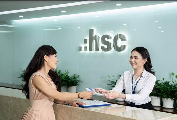Ông Trần Quí Thanh sẽ chi 920 tỉ đồng mua cổ phiếu một công ty khoán ở TP.HCM - Ảnh 1.
