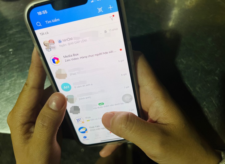 Rối não vì có quá nhiều nhóm chat công việc - Ảnh 1.