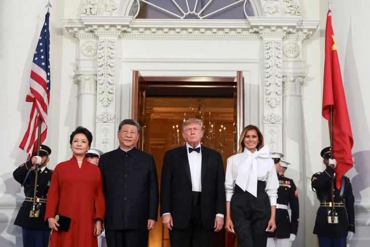 Hai đệ nhất phu nhân Melania Trump và Bành Lệ Viện cùng xuất hiện tại Washington qua loạt ảnh - Ảnh 8.